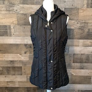 Charlie Paige Quilted vest with hood